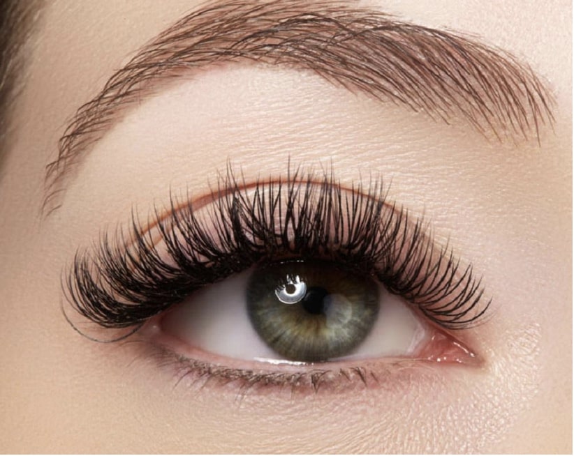 discovering-the-amazing-look-of-hybrid-cat-eyelash-extensions-3