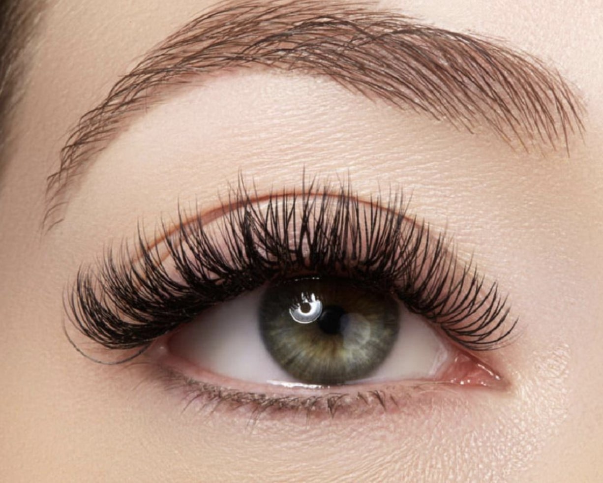 transforming-your-lashes-with-eyelash-extensions-mega-volume-6